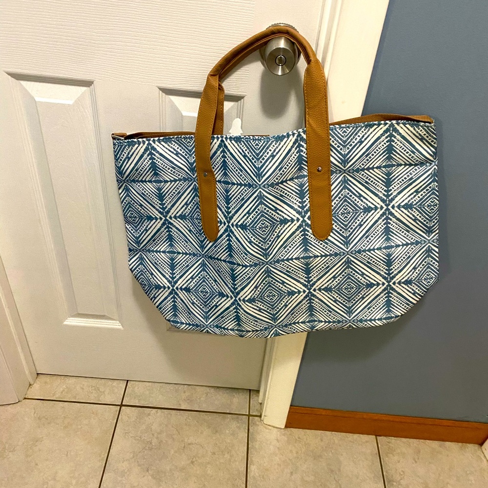 DSW tote bag